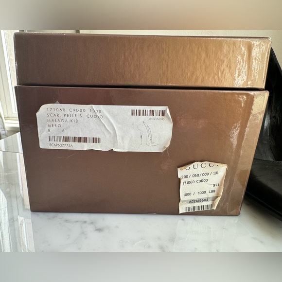 Gucci black leather heels with bamboo accent on heel. - Picture 7 of 8